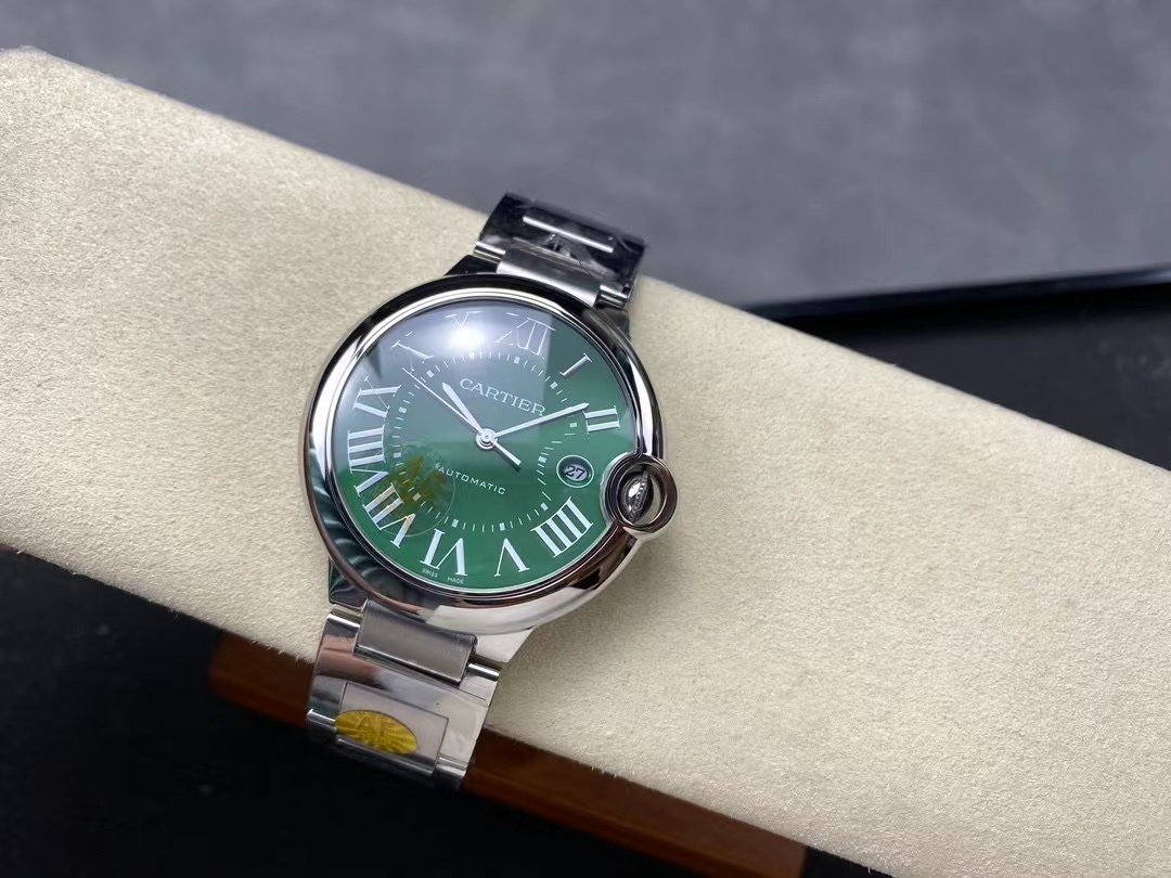 Orologio da uomo Cartier serie Ballon Bleu, quadrante verde, bracciale in acciaio, meccanico automatico, modello classico.