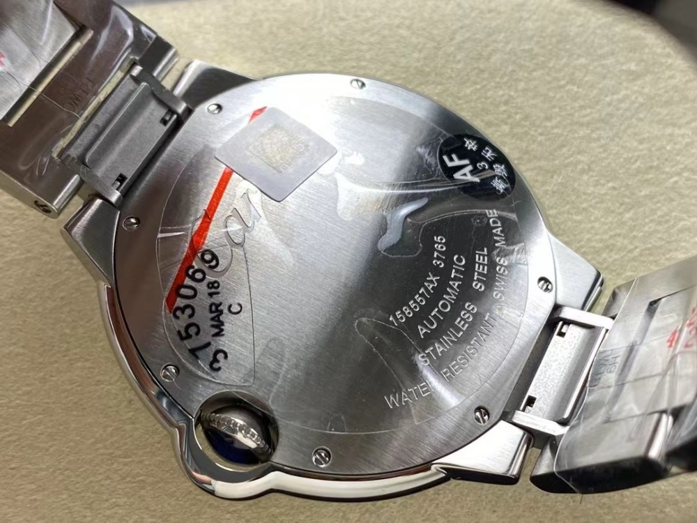 Orologio da uomo Cartier serie Ballon Bleu, quadrante verde, bracciale in acciaio, meccanico automatico, modello classico.