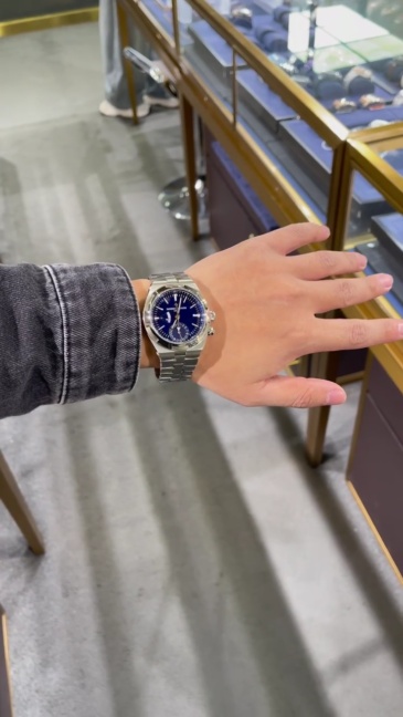 Vacheron Constantin Overseas, quadrante blu, complicazioni, orologio da uomo meccanico automatico, sigillo di Ginevra.