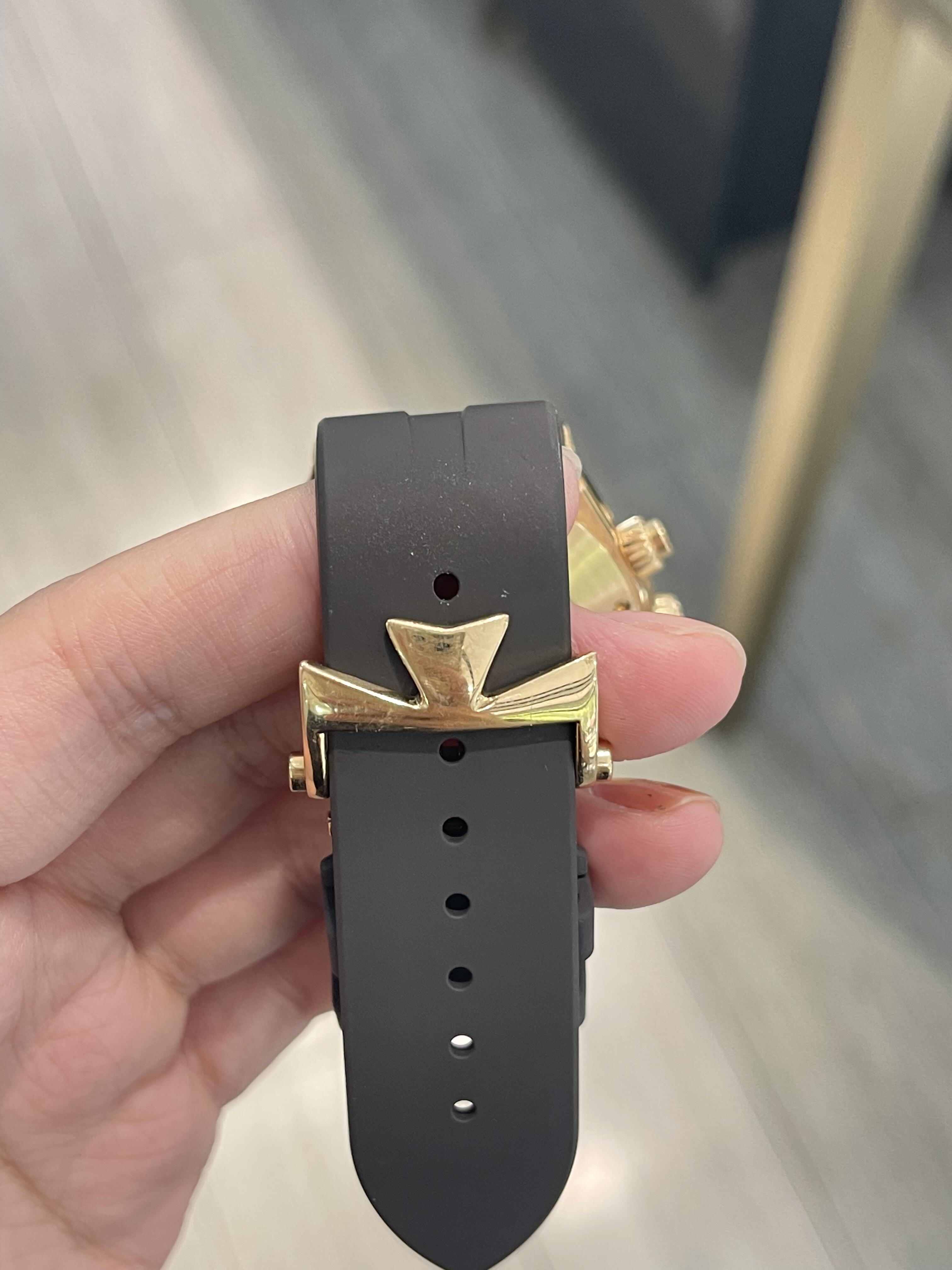 Orologio sportivo di lusso Vacheron Constantin Overseas in oro con complicazioni