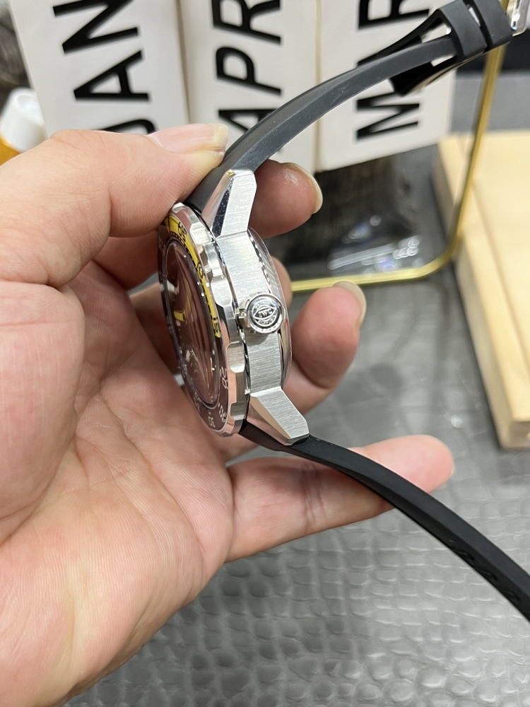 Orologio IWC Ocean Series V6S / Lunetta in ceramica da 44 mm / Alimentato da movimento meccanico automatico Seagull 2824