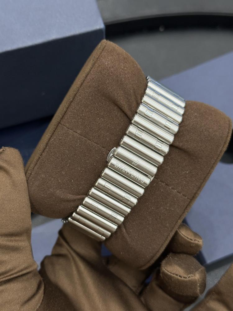 Orologio da uomo Breitling Chronograph Series con quadrante Panda e movimento automatico meccanico in acciaio inossidabile.