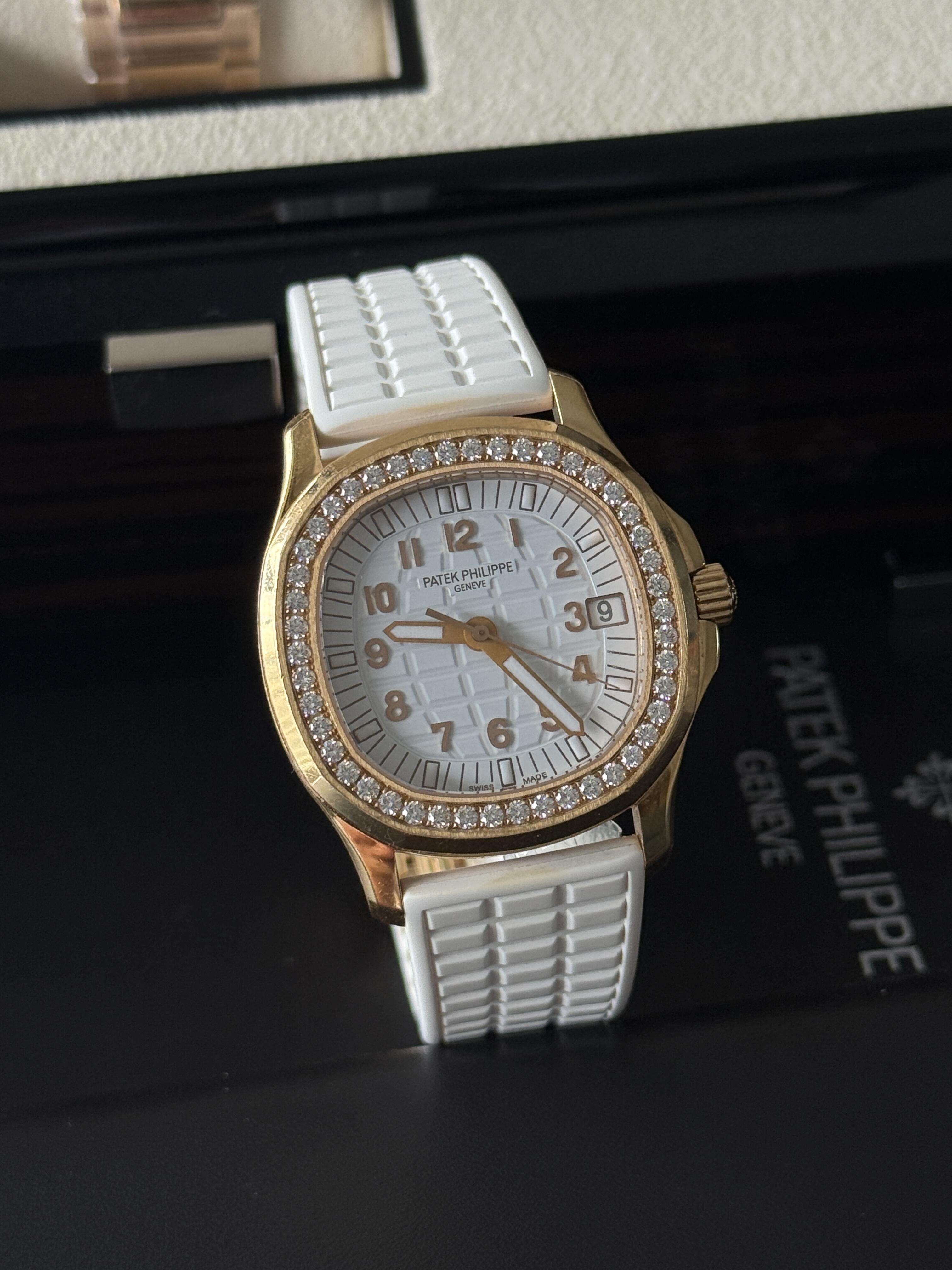Orologio da donna Patek Philippe Aquanaut 5268R-001 Bianco Neve, automatico e meccanico.