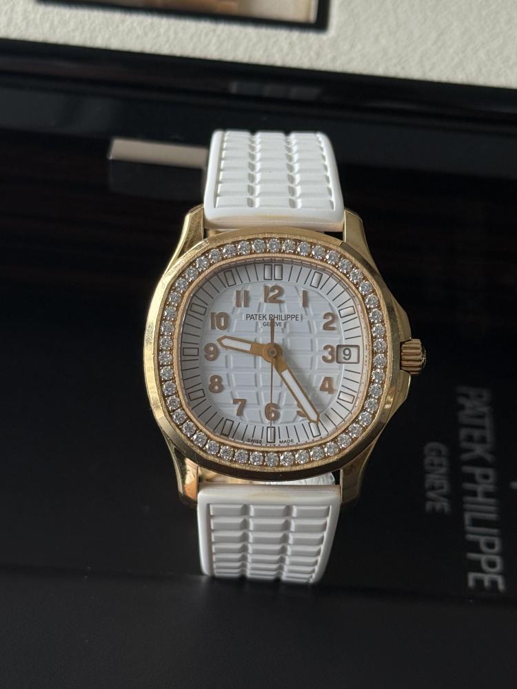 Orologio da donna Patek Philippe Aquanaut 5268R-001 Bianco Neve, automatico e meccanico.