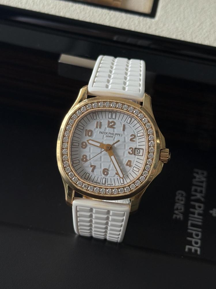 Orologio da donna Patek Philippe Aquanaut 5268R-001 Bianco Neve, automatico e meccanico.