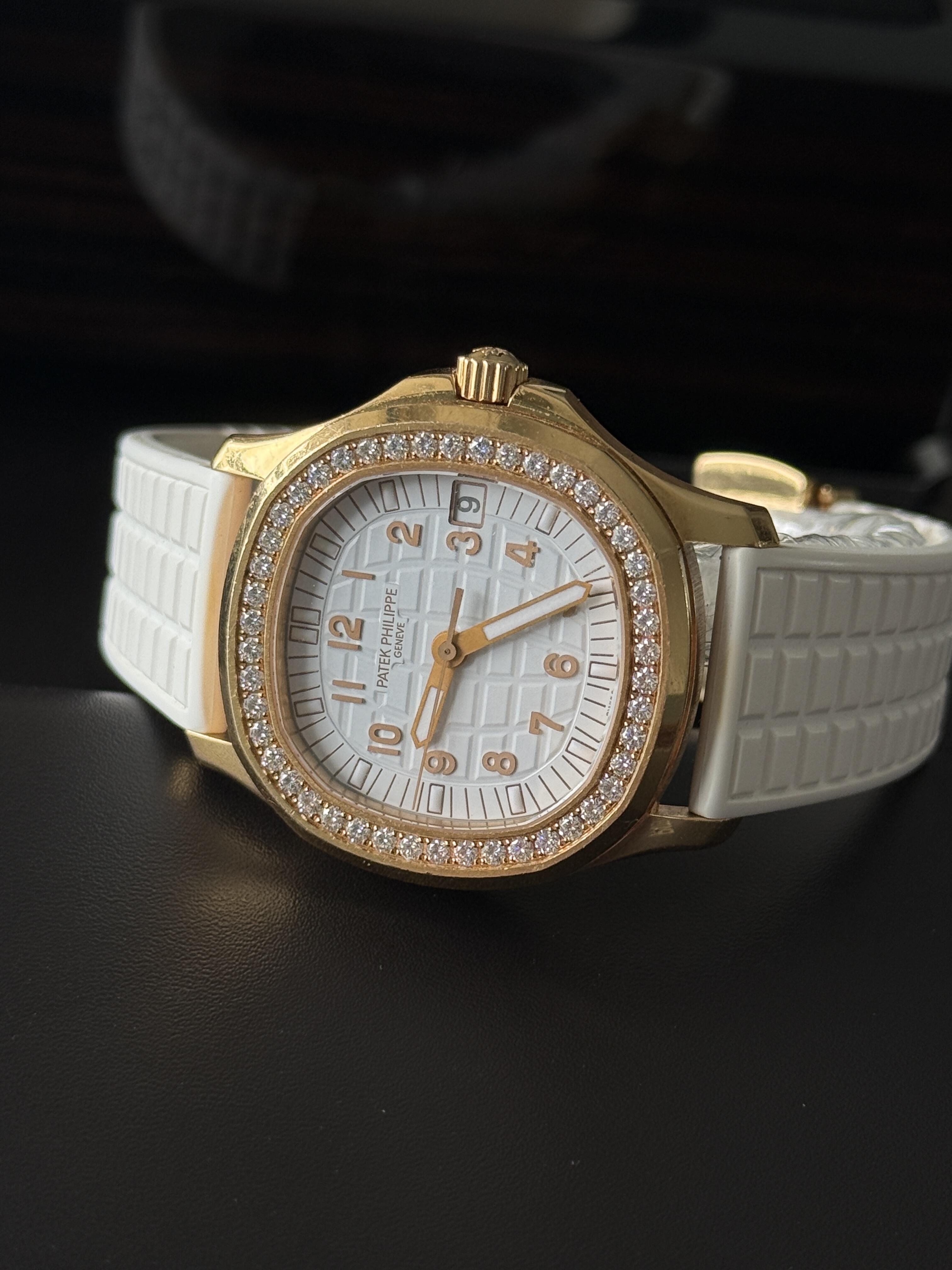 Orologio da donna Patek Philippe Aquanaut 5268R-001 Bianco Neve, automatico e meccanico.