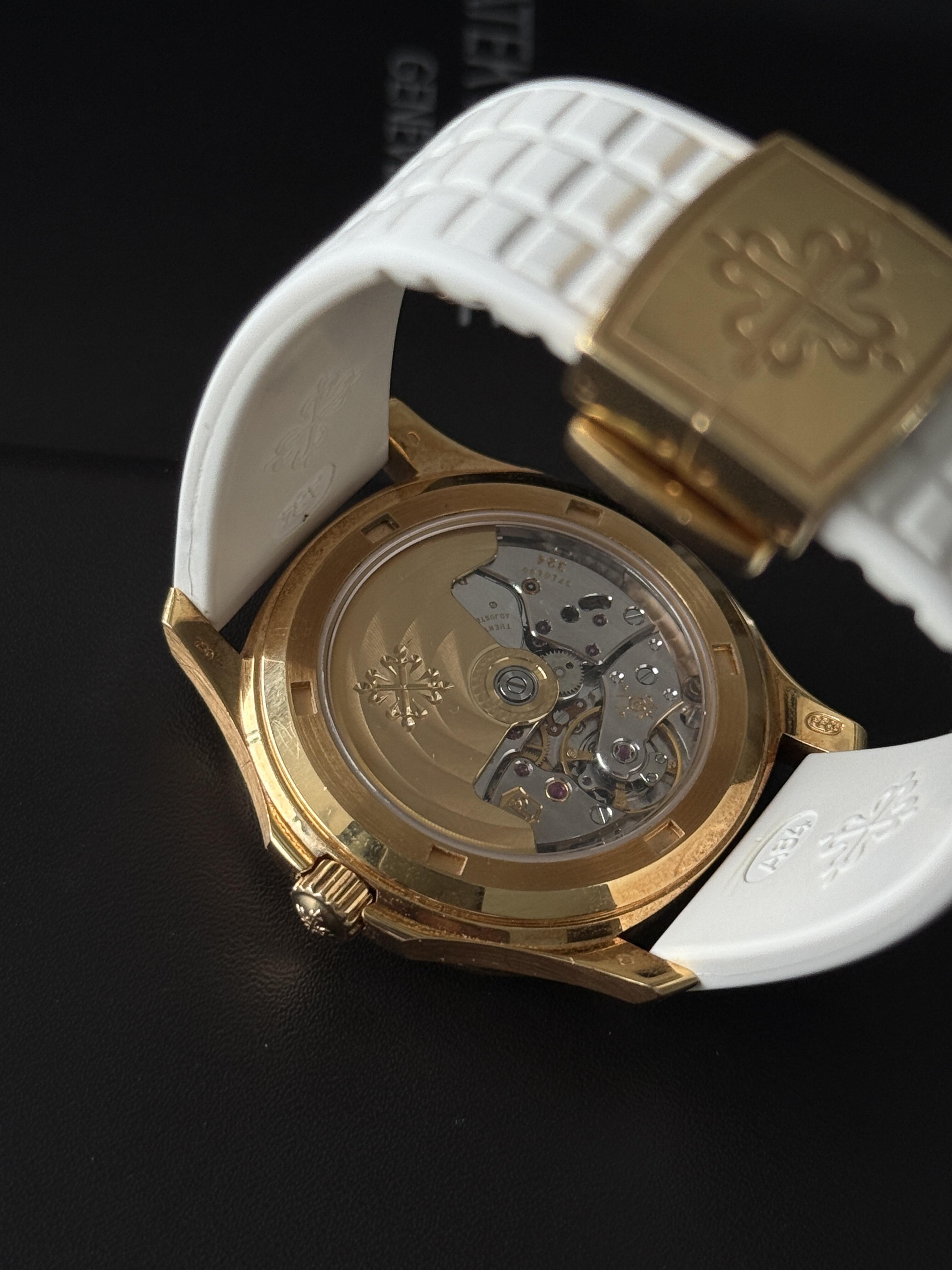 Orologio da donna Patek Philippe Aquanaut 5268R-001 Bianco Neve, automatico e meccanico.