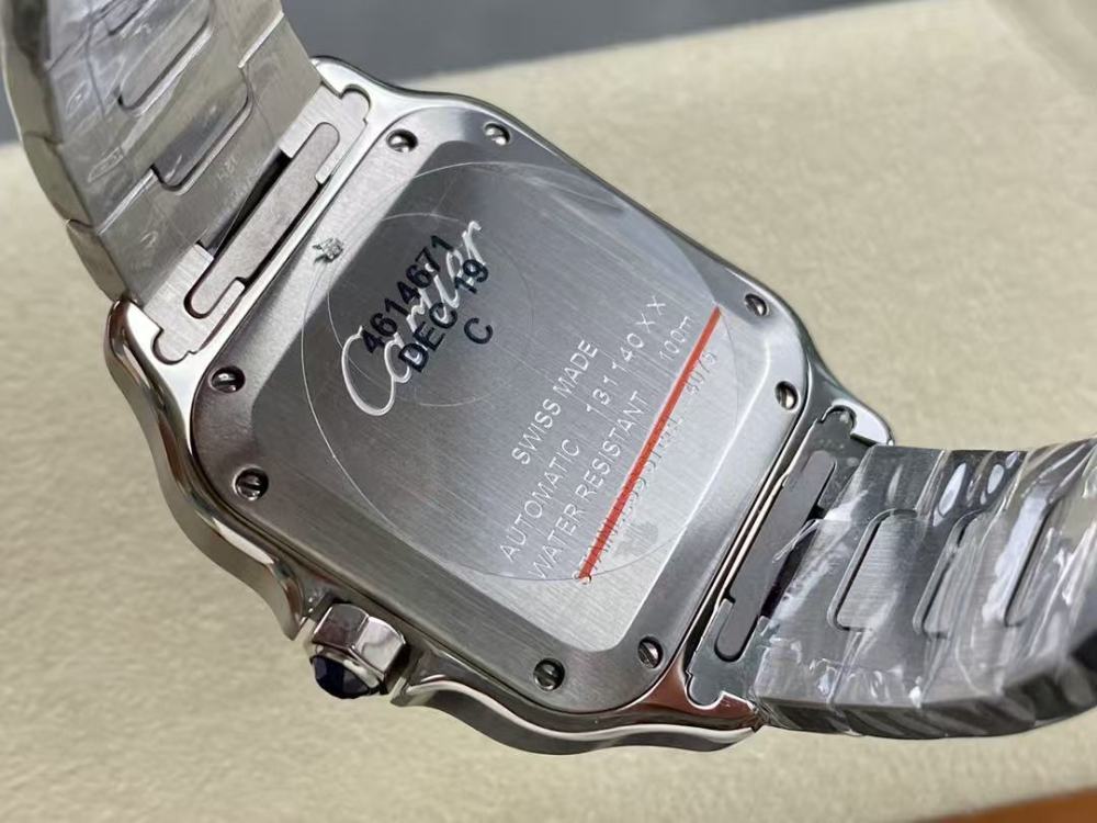 Orologio Cartier Santos de Cartier WSSA0030 con quadrante blu e cassa in acciaio.