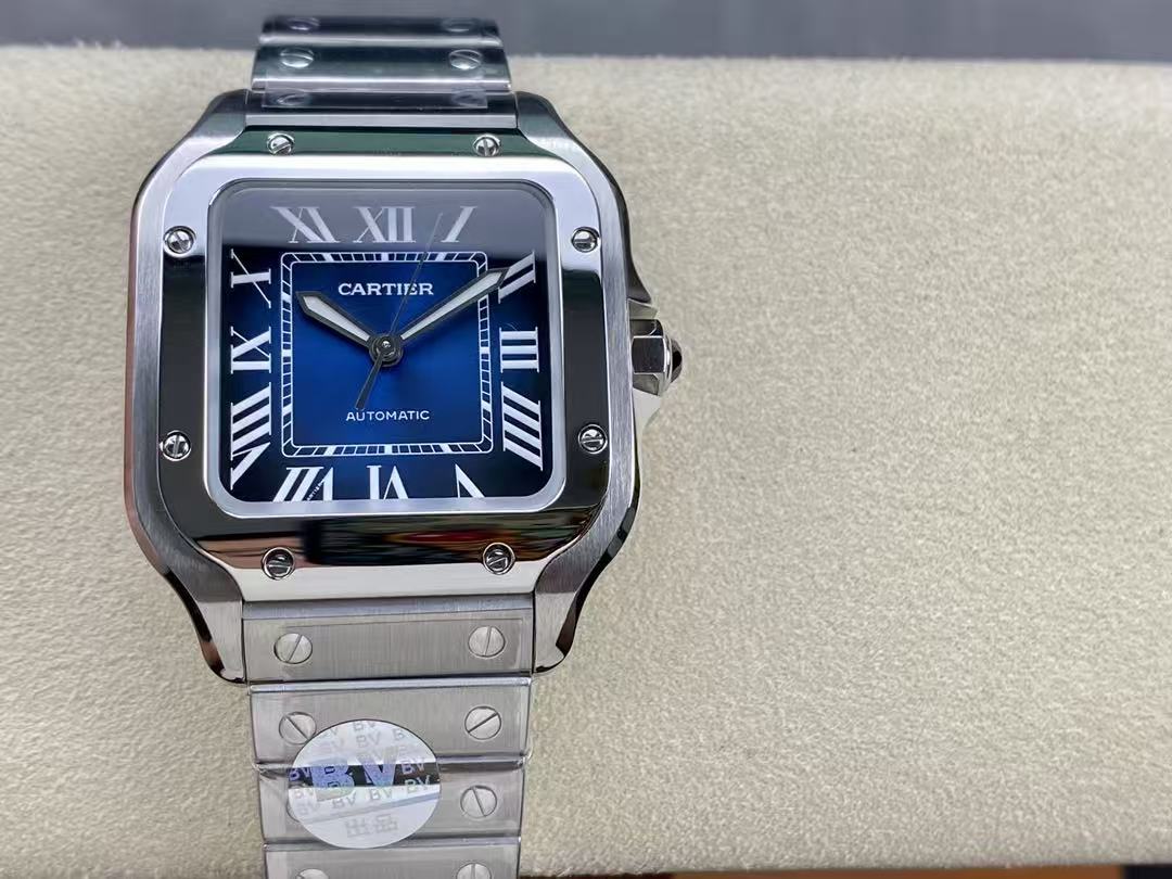 Orologio Cartier Santos de Cartier WSSA0030 con quadrante blu e cassa in acciaio.