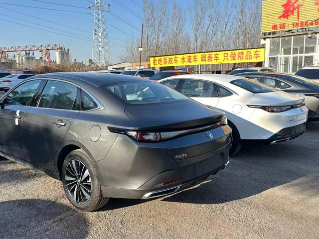 Changan Eado PHEV 2025 145kW High-Performance  "Smart New Blue Whale"
