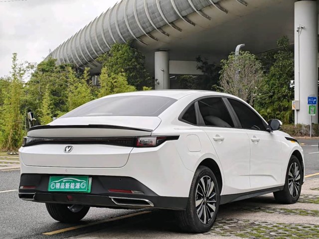 Changan Eado PHEV 2025 145kW High-Performance  "Smart New Blue Whale"