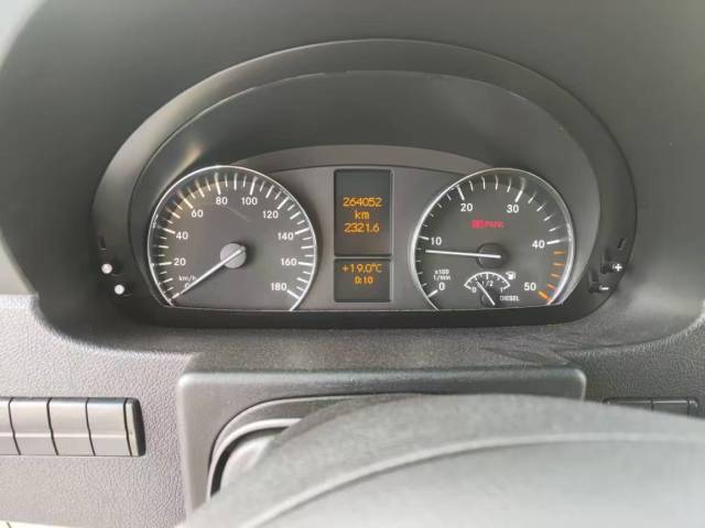 Benz 2012 Sprinter Premium Tour 2.1T Manual Long Wheelbase Extended Version, 20-Seater