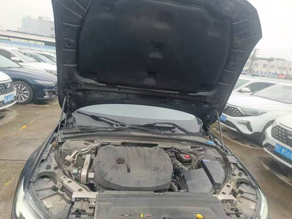 2023 Volvo S90 B5 Luxury Trim Sedan