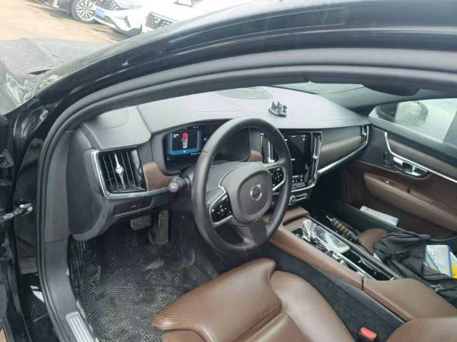 2023 Volvo S90 B5 Luxury Trim Sedan