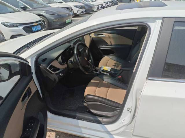 Chevrolet Cruze 320 2022 Automatic "Joy" Sunroof Edition