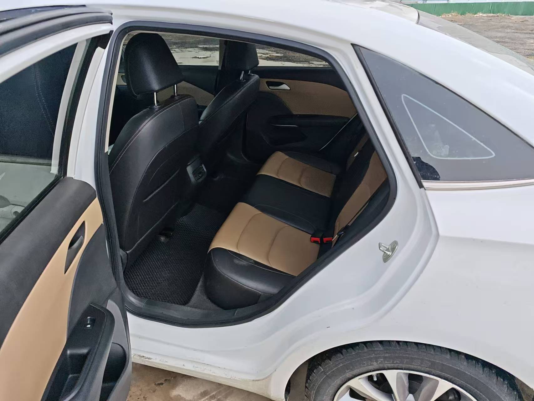 Chevrolet Cruze 320 2022 Automatic "Joy" Sunroof Edition