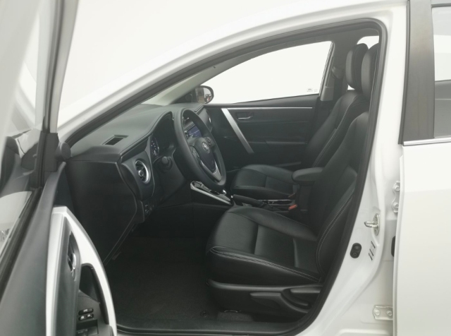 Toyota Corolla Dual Engine E+ 2019 1.8L Leading Edition Plug-in Hybrid