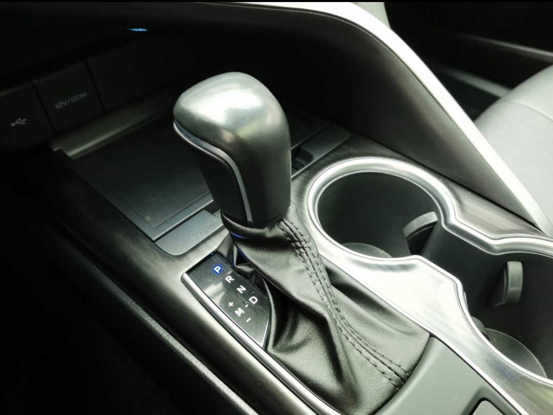 Toyota Camry 2021 2.0L G Luxury Edition