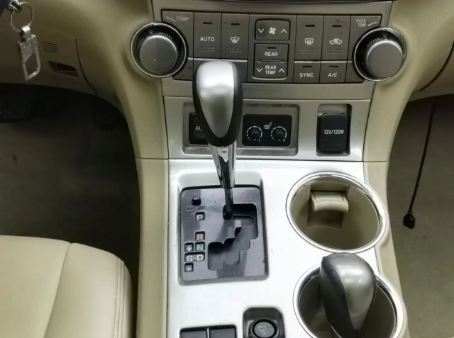 Used Toyota Highlander 2012 2.7L Luxury 7-Seater