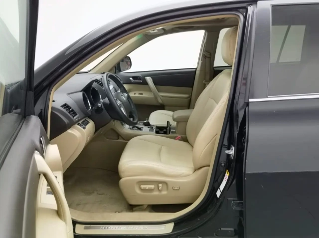 Used Toyota Highlander 2012 2.7L Luxury 7-Seater