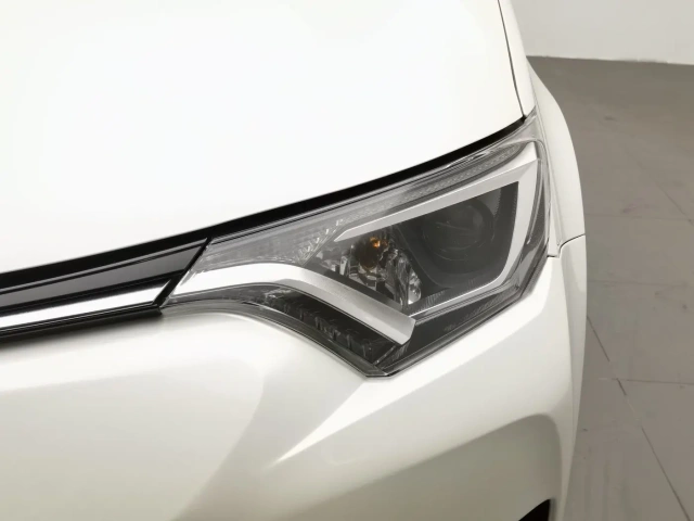 Used Toyota RAV4 2018 2.0L Luxury Edition FWD