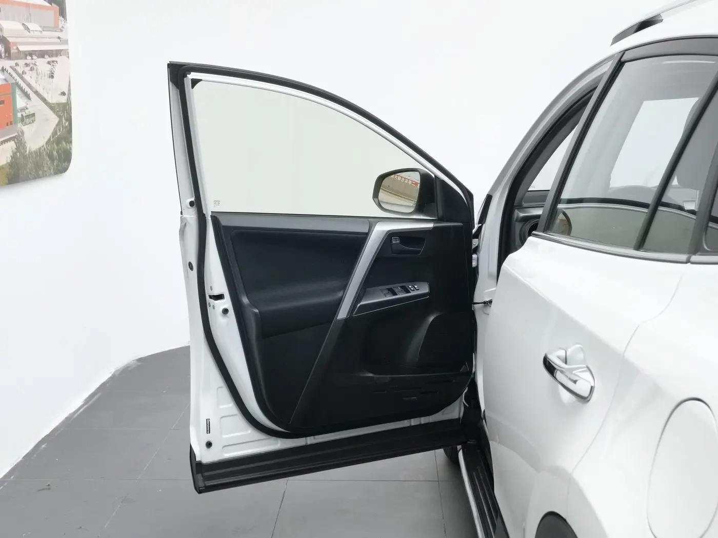 Used Toyota RAV4 2018 2.0L Luxury Edition FWD