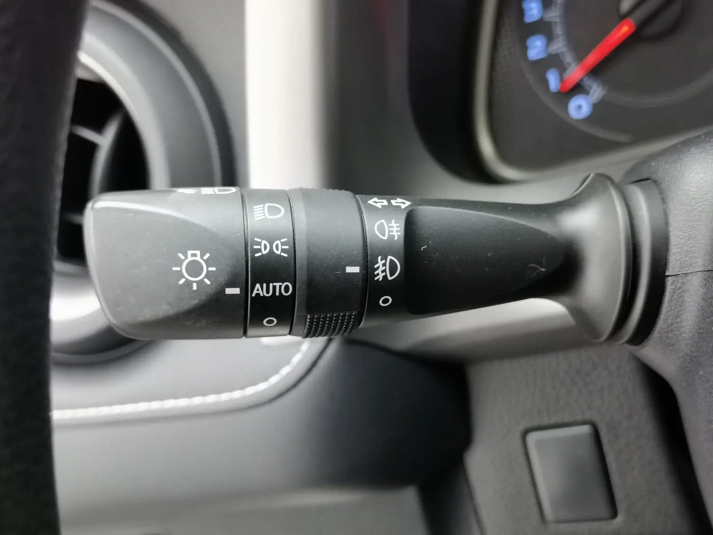 Used Toyota RAV4 2018 2.0L Luxury Edition FWD