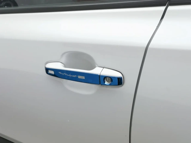 Used Toyota IZOA 2021 2.0L Yixing Edition