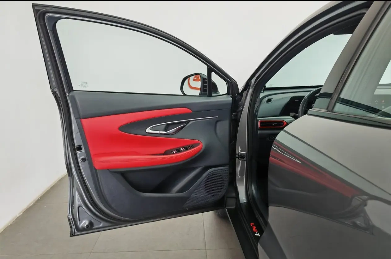 test1-Used Changan UNI-T 2020  1.5T Premium-1