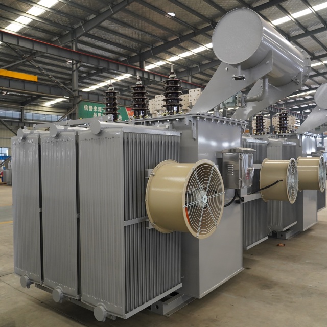 Oil-immersed transformers rated at 110 kV are suitable for large-scale infrastructure projects.