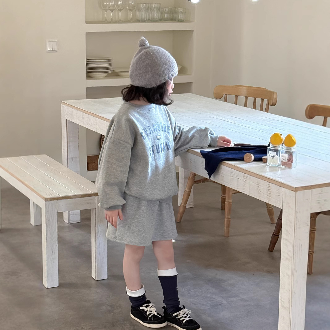 童套装2026春款女童韩版字母卫衣短裤两件套儿童休闲圆领宽松套装