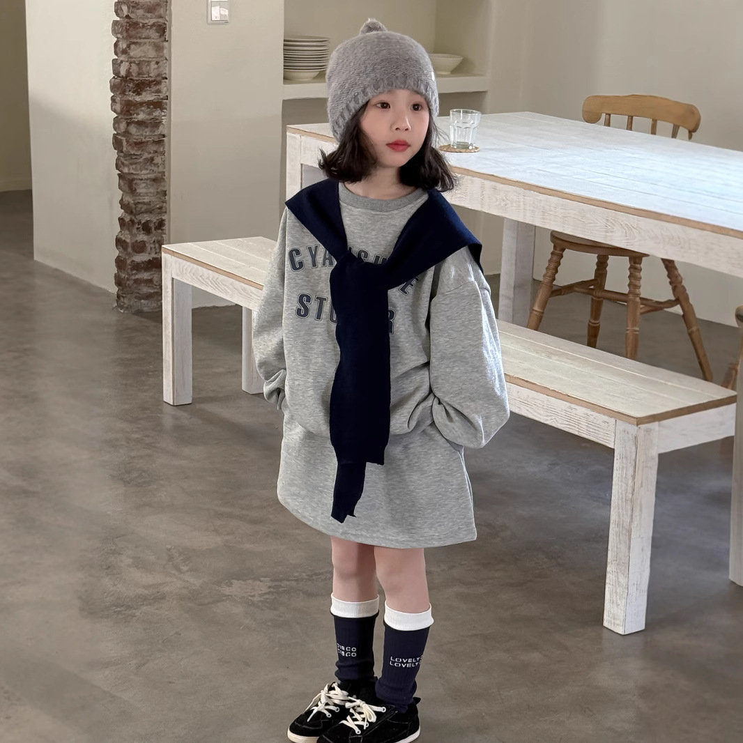 童套装2026春款女童韩版字母卫衣短裤两件套儿童休闲圆领宽松套装