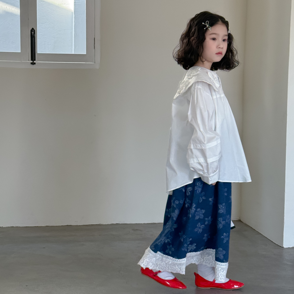 童衬衫2026春款女童韩版纯色翻领花朵衬衣儿童休闲宽松荷叶领上衣