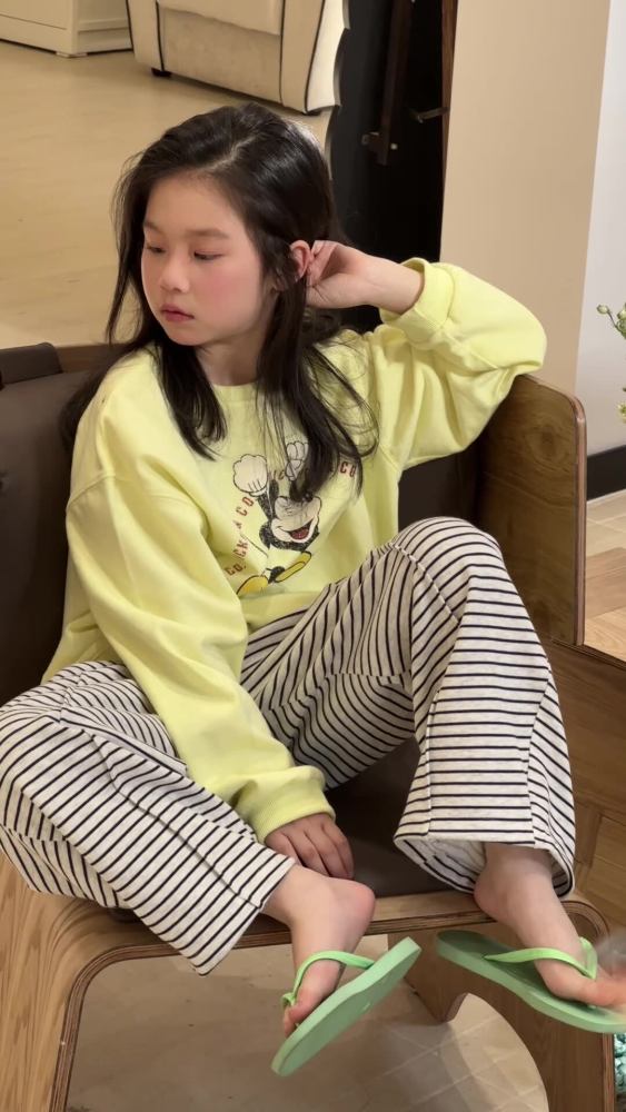 末小蒙童卫衣2026春季韩版女童印花卡通米奇卫衣休闲圆领百搭上衣