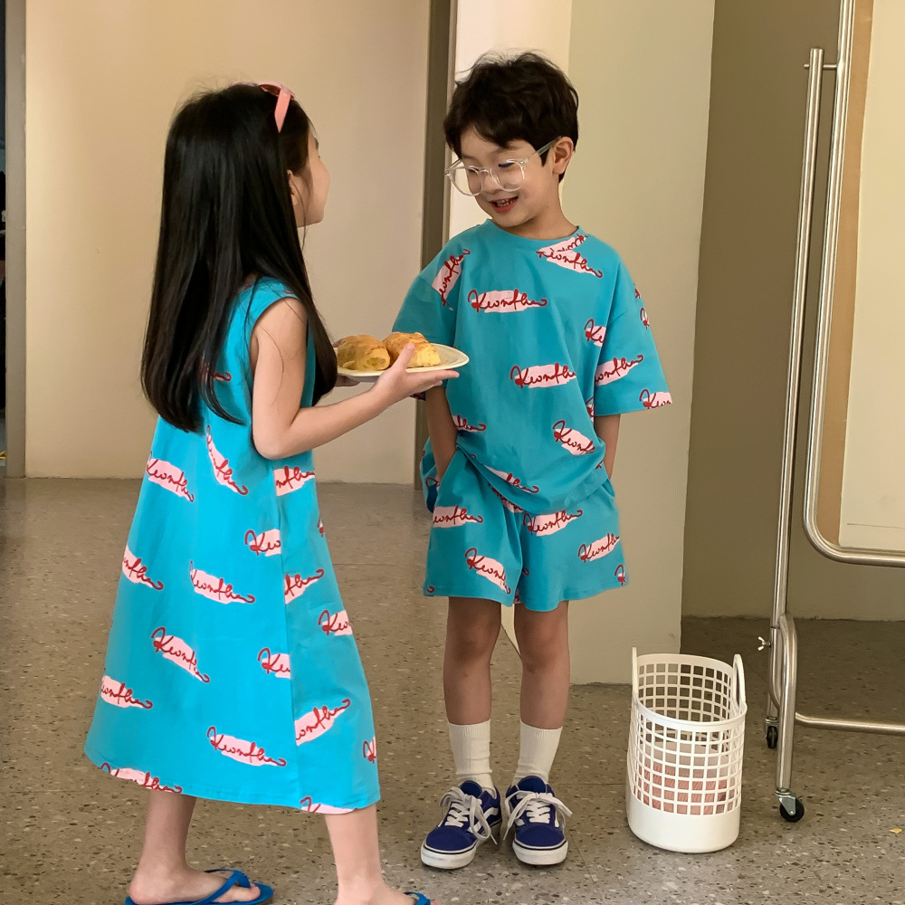 兄妹装2026夏季男童女童韩版字母涂鸦T恤裙儿童宽松短袖短裤套装