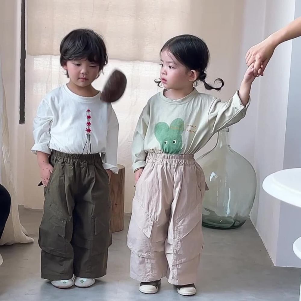 儿童工装裤子男童春装2026新款春秋季宽松女童阔腿裤宝宝休闲长裤