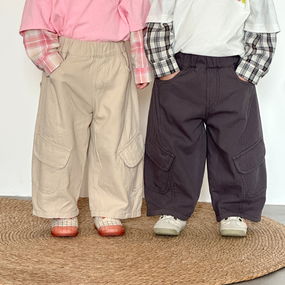 儿童工装裤子男童春秋季2026新款春装女童休闲弯刀裤宝宝阔腿长裤