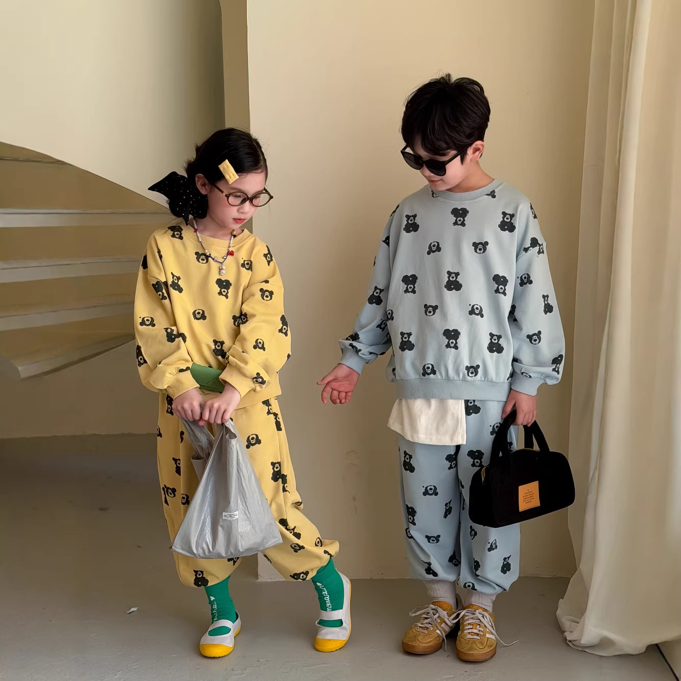 末小蒙童套装2026春季男女童韩版满版印花两件套儿童圆领宽松套装