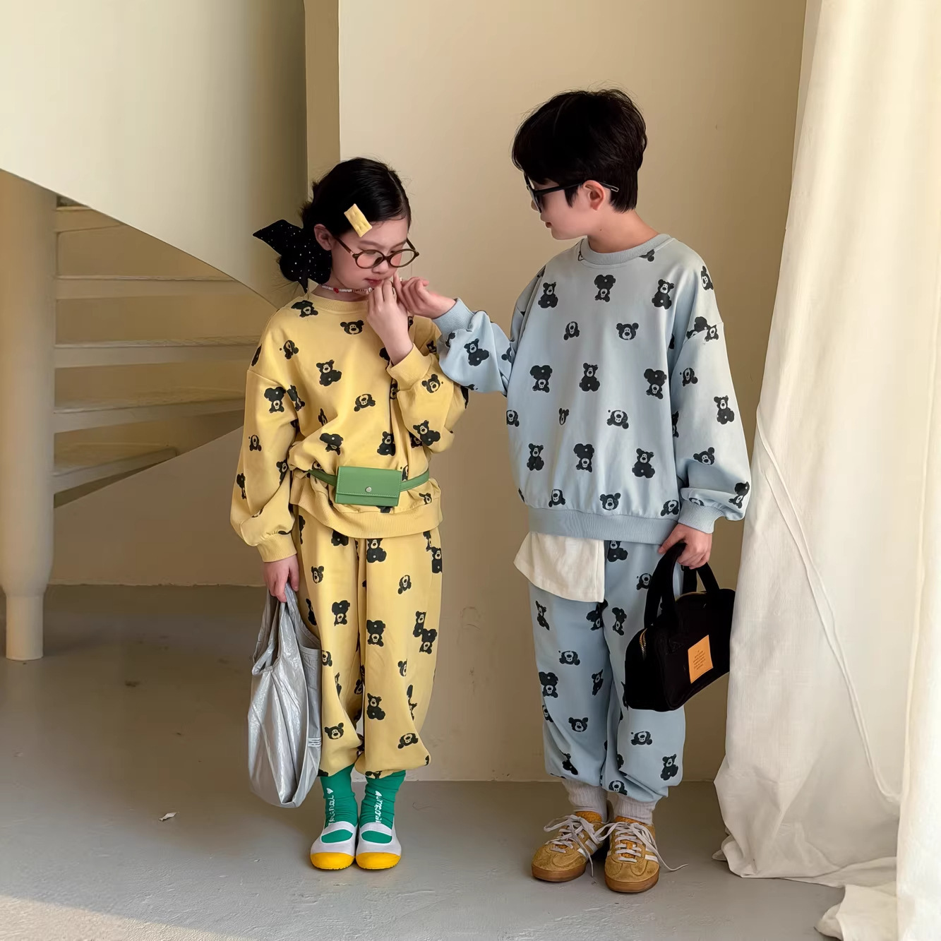 末小蒙童套装2026春季男女童韩版满版印花两件套儿童圆领宽松套装
