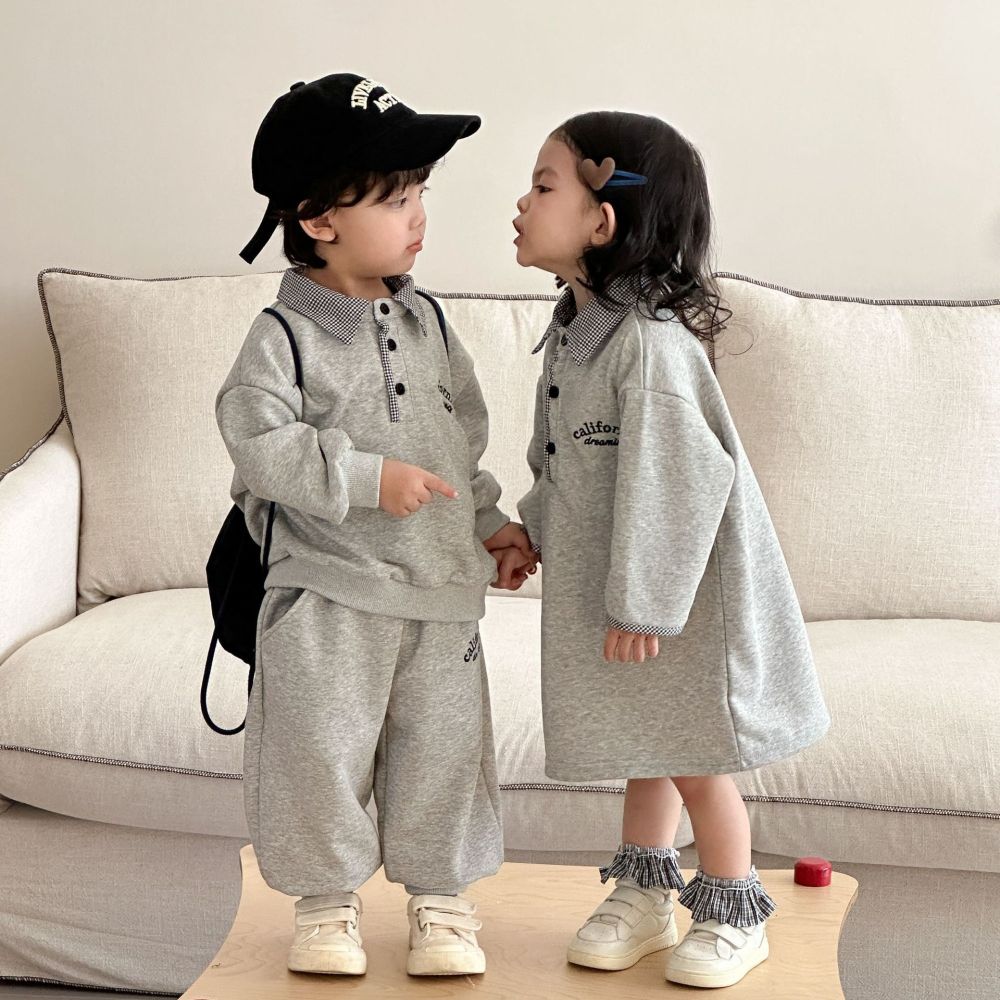 儿童春秋季卫衣套装男童运动2026新款宝宝格子女童连衣裙兄妹春装