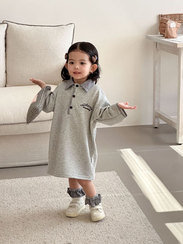儿童春秋季卫衣套装男童运动2026新款宝宝格子女童连衣裙兄妹春装