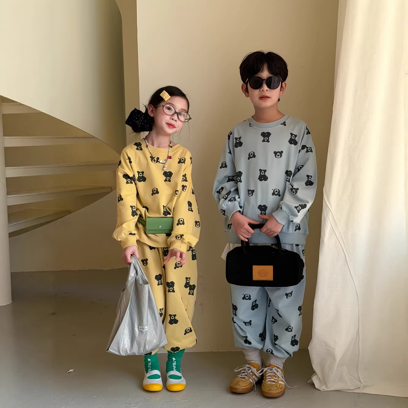 末小蒙童套装2026春季男女童韩版满版印花两件套儿童圆领宽松套装