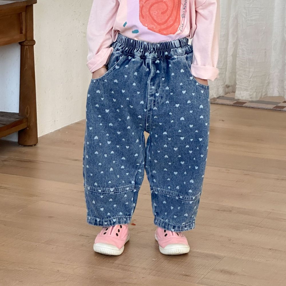 儿童阔腿爱心牛仔裤男童春装新款春秋季女童弯刀裤子宝宝休闲长裤