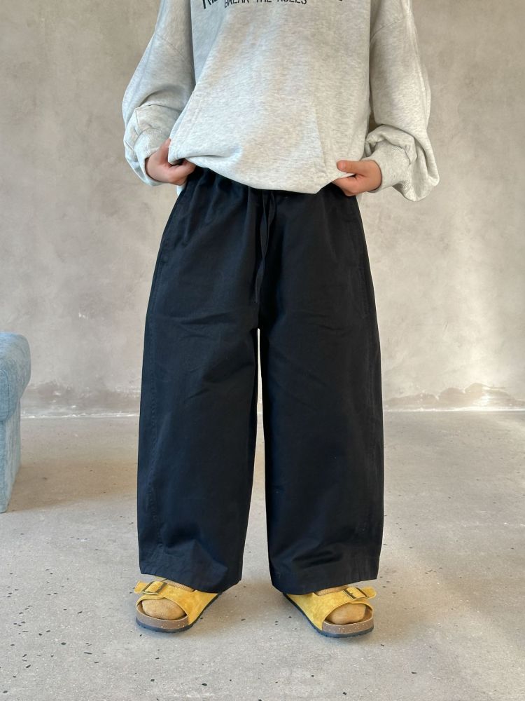 2026春季新款韩版儿童纯色百搭长裤男女童水洗棉宽松休闲裤外穿