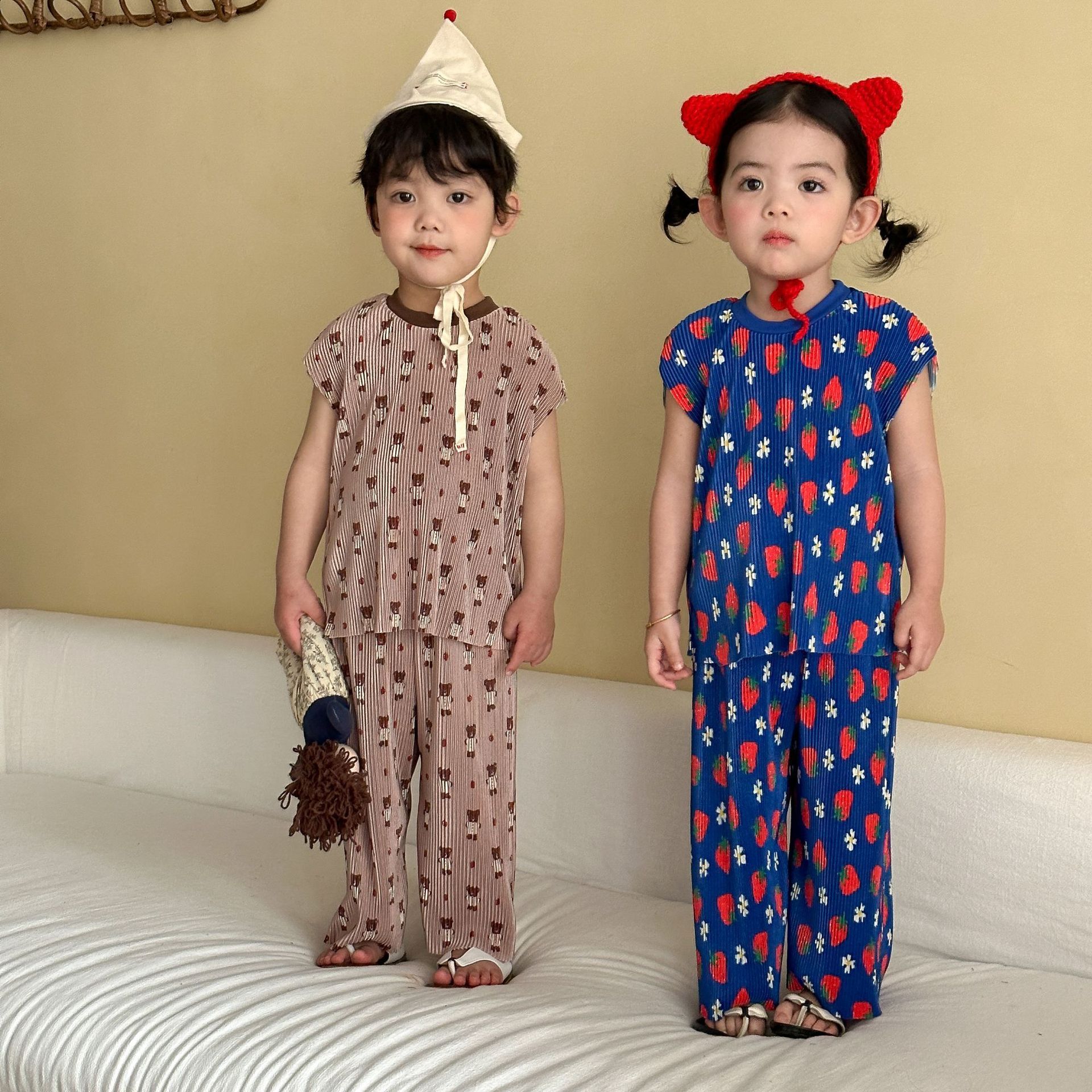 儿童夏季套装风琴百褶女童新款夏装宝宝男童印花印花背心长裤两件