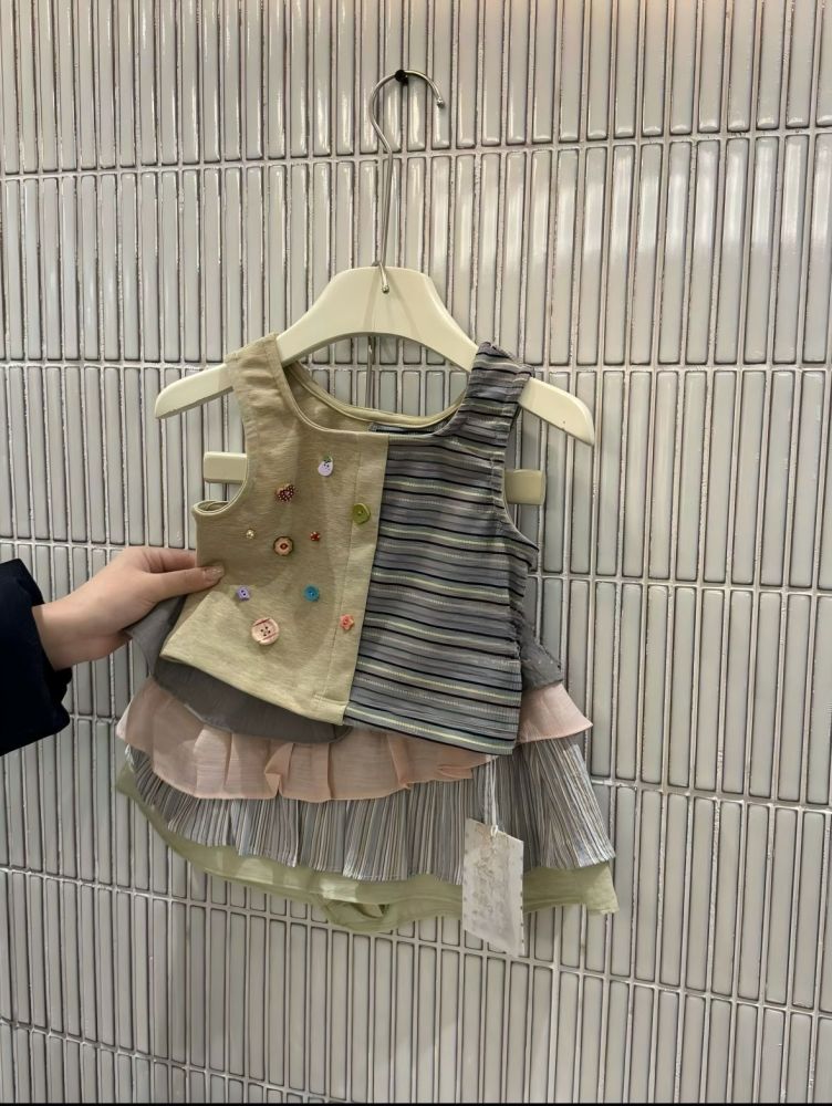 女童春夏套装2026新款小女孩韩系女童拼色钮扣背心+蛋糕裙两件套