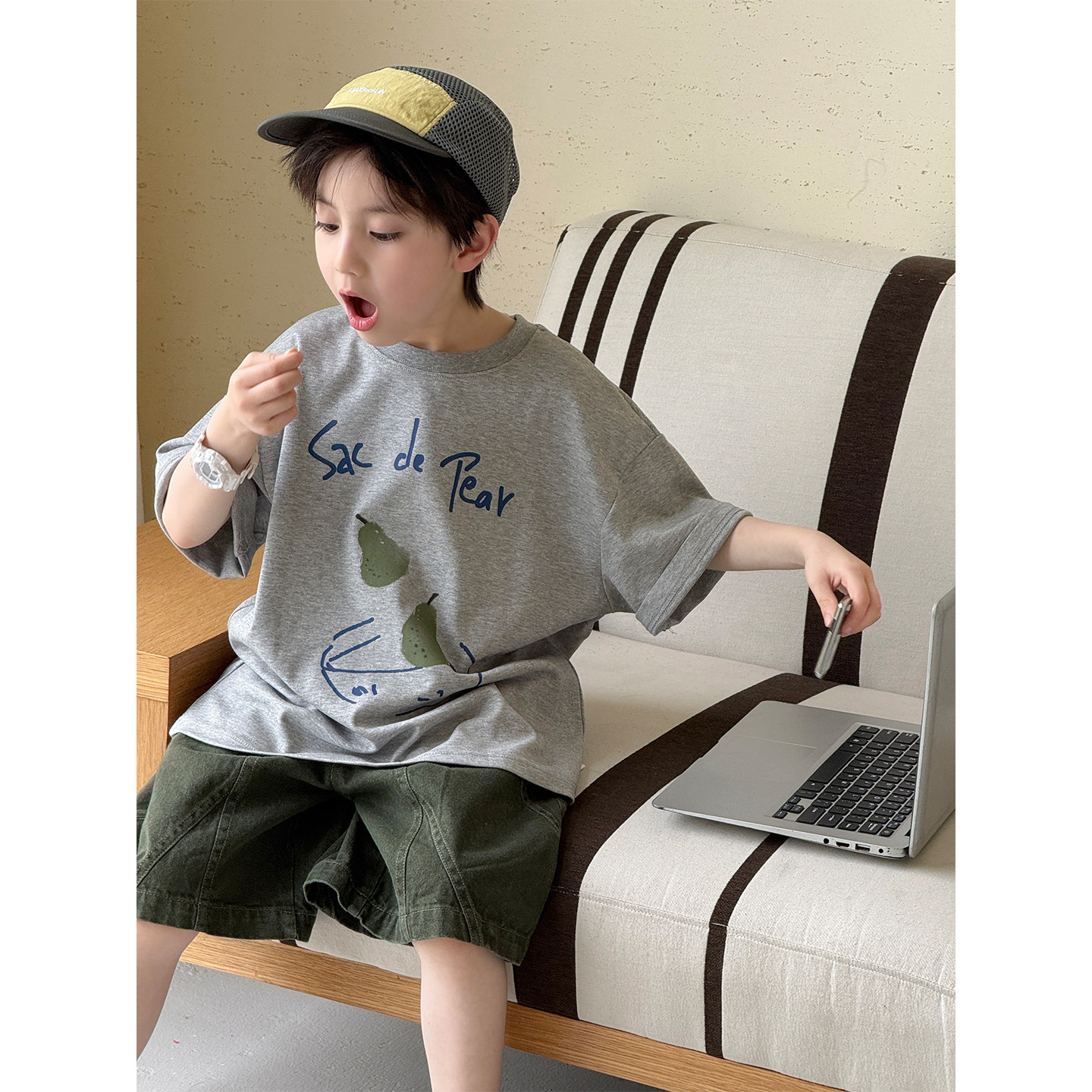 2026儿童短袖夏装男女童新款韩版鸭梨字母印花圆领宽松柔软T恤潮