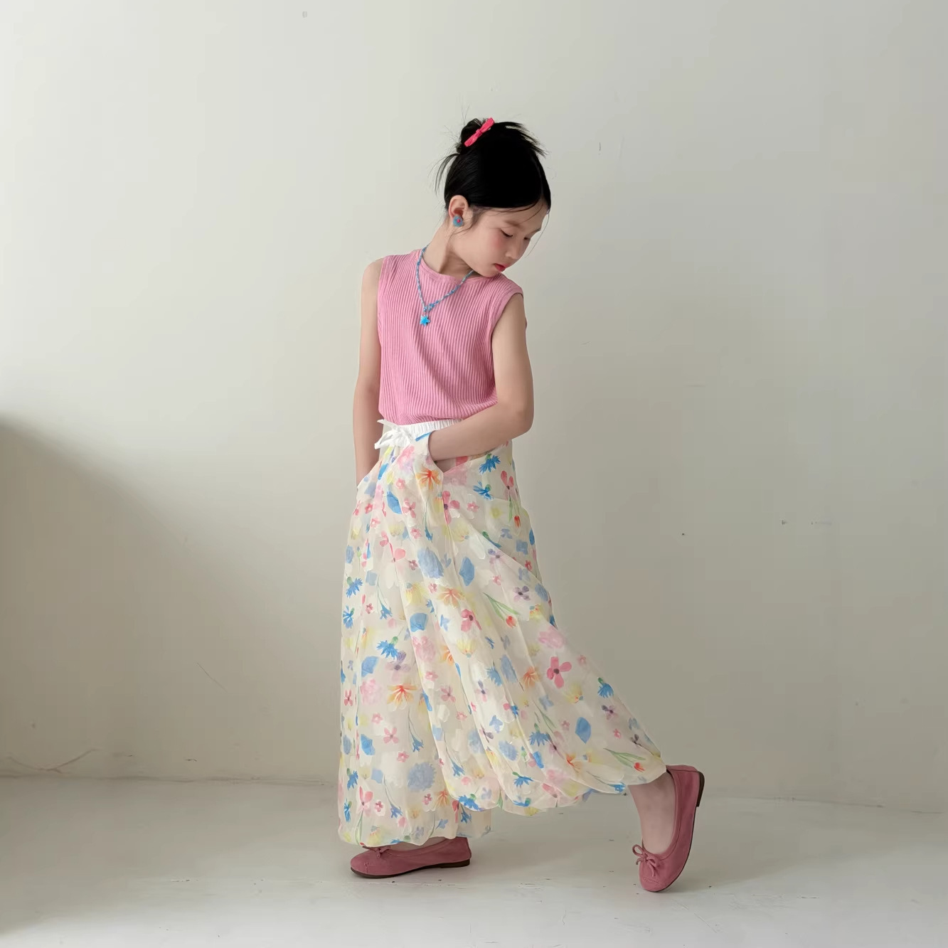 末小蒙儿童背心2026夏季女童纯色百搭背心儿童休闲无袖上衣辣妹风