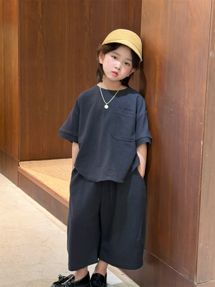 2026夏季新款韩版儿童设计款肌理纹短袖套装男女童舒适慵懒两件套