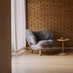 Pelican Chair